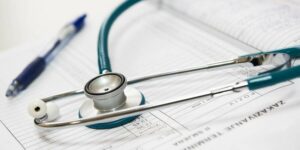 Ilustrasi Apa Bedanya Dokter Umum dengan Dokter Spesialis